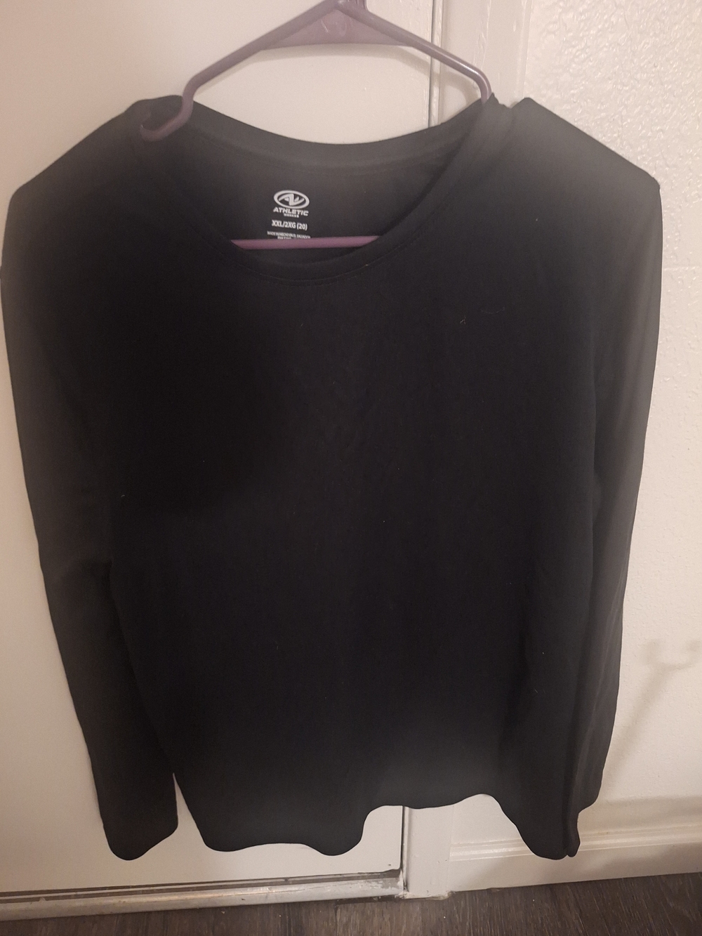 Athletic Works Black Long Sleeve Crewneck Top - Classic Fit